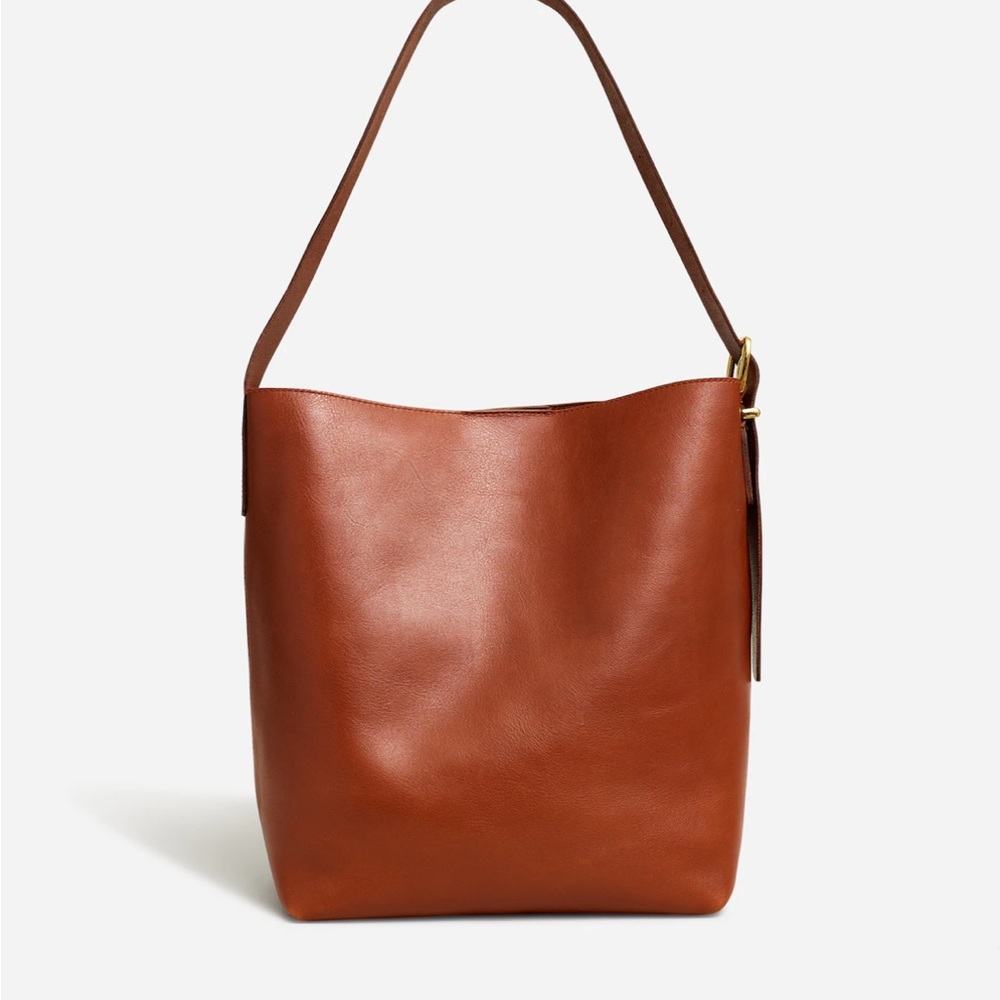 Elegant Brown Leather Shoulder Bag